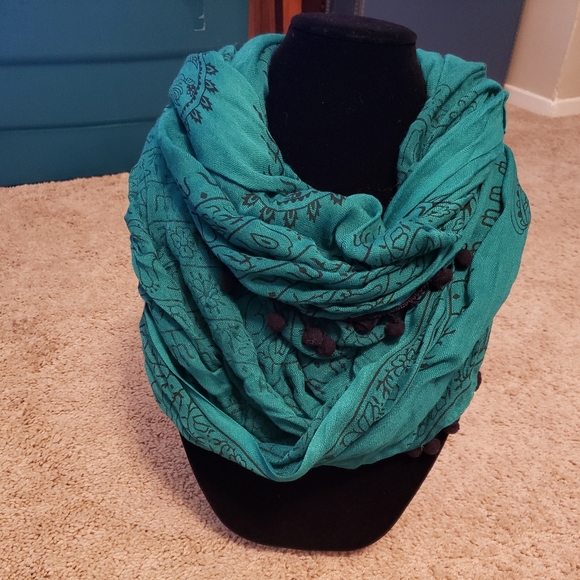 Zen Gauzey Infinity scarf - Picture 1 of 4